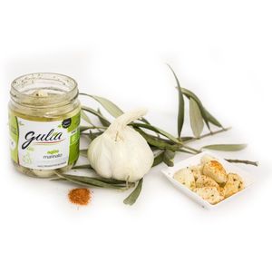 Organic Garlic Marinated In Oil