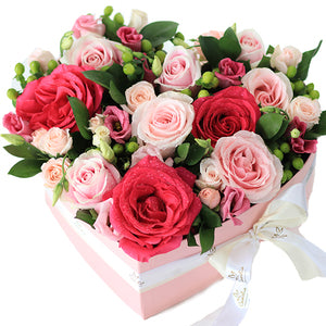 Full Heart Mix Flower Shape Box (Medium)