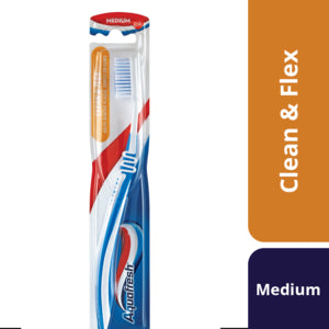 Aquafresh Clean & Flex Toothbrush Medium